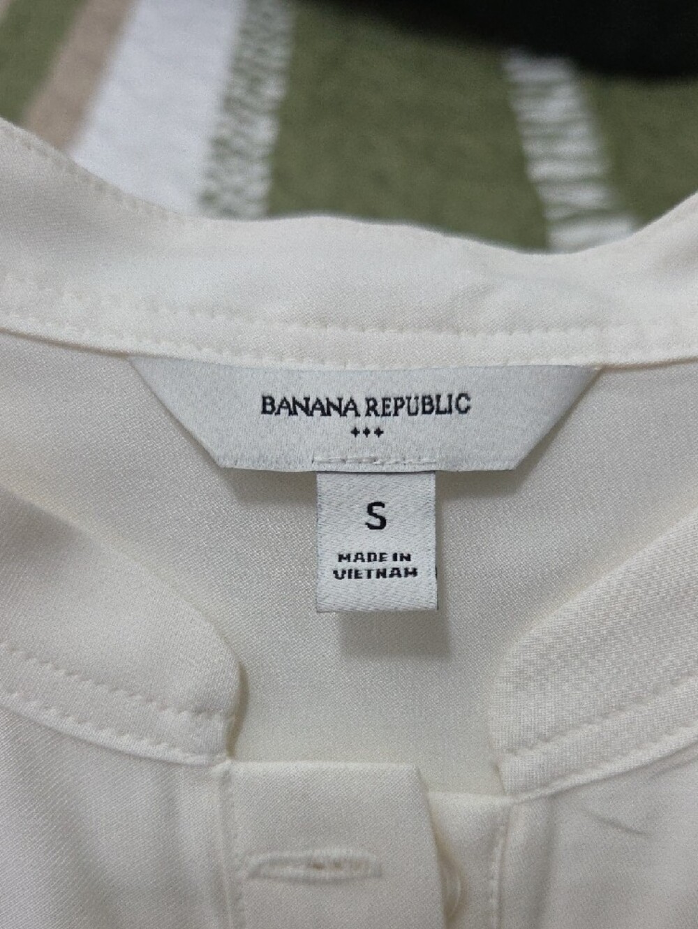 Banana Republic Ivory Women's Blouse - Picture 2 of 3